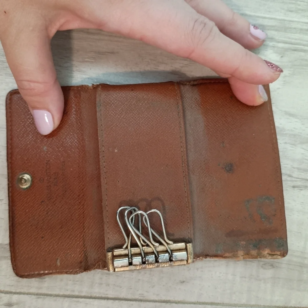 Louis Vuitton Key Case Monogram Multicle 4